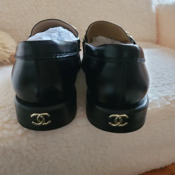 CHANEL Authentic Black Leather Loafers with Gold Accents sz 38 - Picture 2 of 10